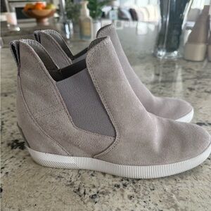 Sorel wedge out and about Suede Ankle Boots - Light Gray